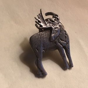 Moose pin